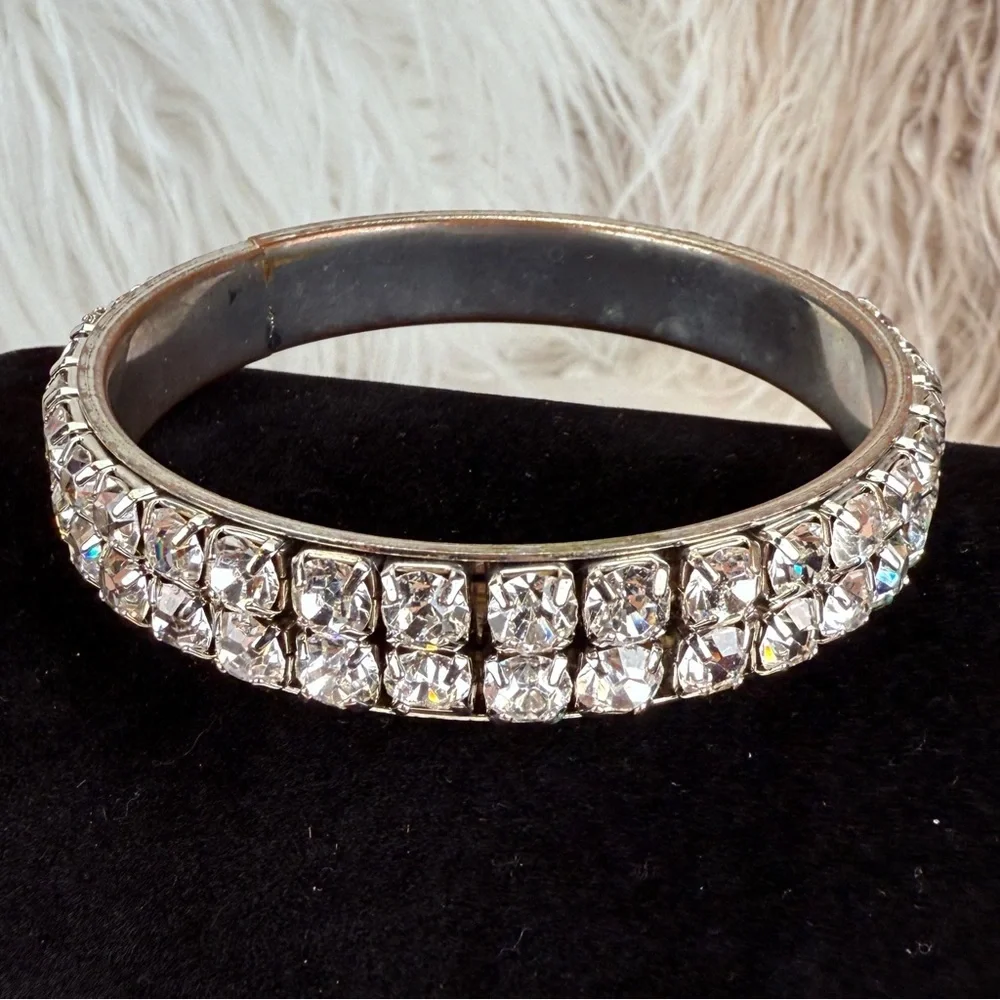Vintage weighted Silvertone Crystal Bling Bangle Bracelet